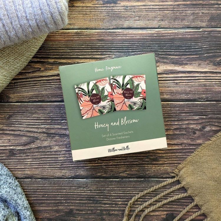 Willow and Belle Scented Sachet - Set of 4 Honey and Blossom - Tropical Design - Fragranced Sachets